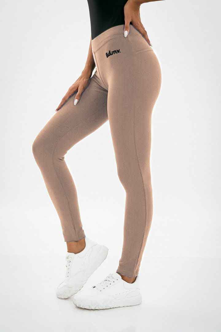 ΓΥΝΑΙΚΕΙΑ ΚΟΛΑΝ